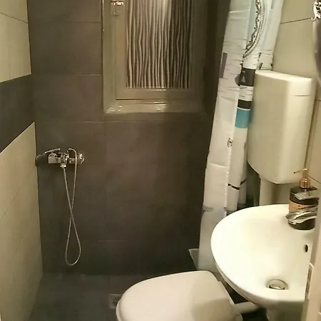 Up To 5 Guests - Cosy Apt In The Center! * Soluň