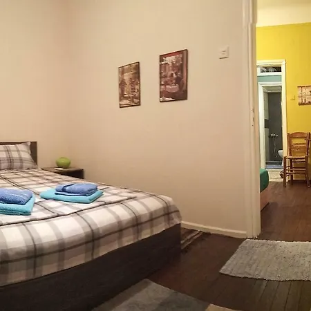 Up To 5 Guests - Cosy Apt In The Center! Apartmán