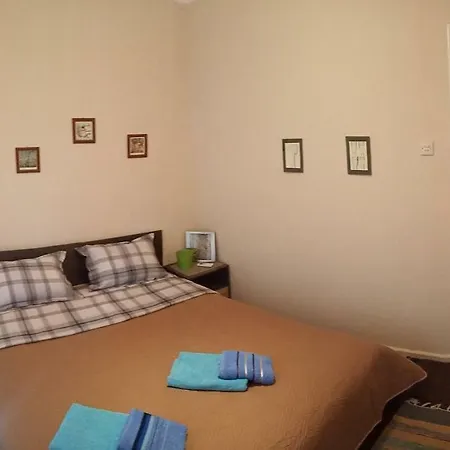 Up To 5 Guests - Cosy Apt In The Center! Apartmán
